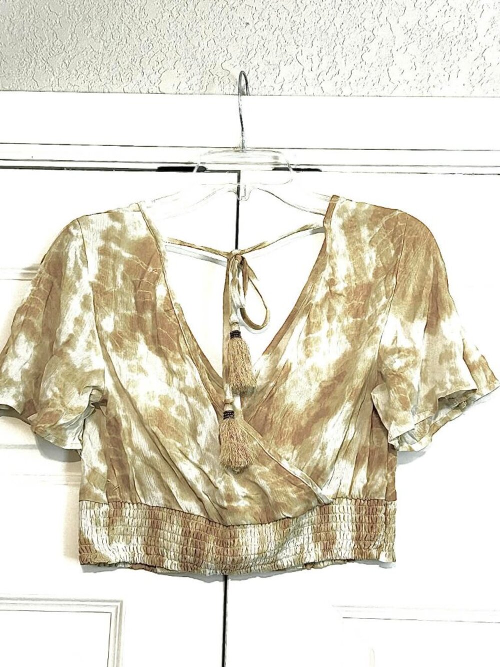 NWT BAND OF GYPSIES Boho Ochre Tie-Dye Crop Top Tassel Ties M - Picture 3 of 4